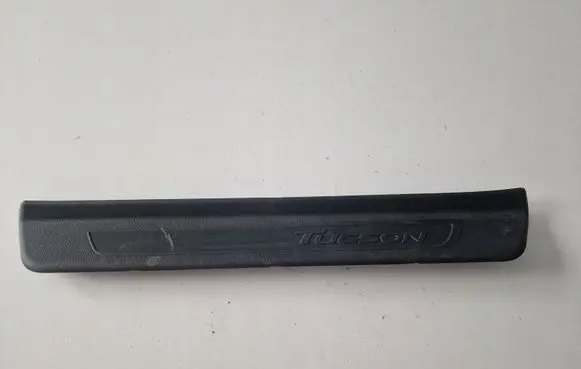 Front sill trim cover