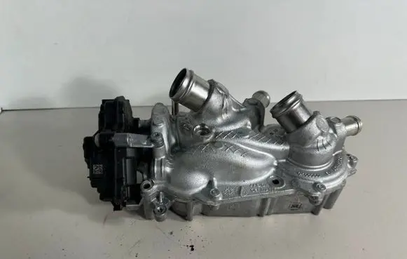 Seat Leon (5F) Water pump 05e121042b