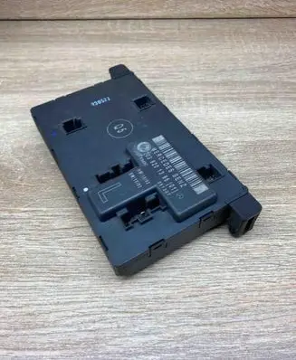 Mercedes-Benz C W203 Door control unit/module 2038201385 351307