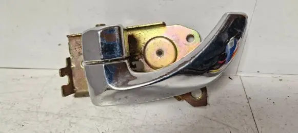 KIA Sorento Front door interior handle 826213E000LH