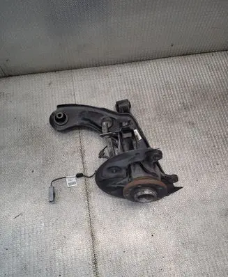 Front wheel hub
