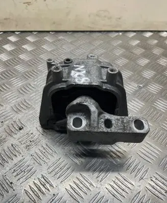 Volkswagen Jetta VI Engine mount bracket 1K0199262