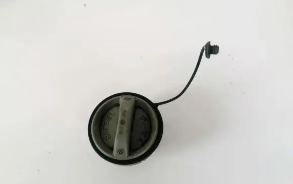 Toyota Avensis Verso Fuel tank filler cap 