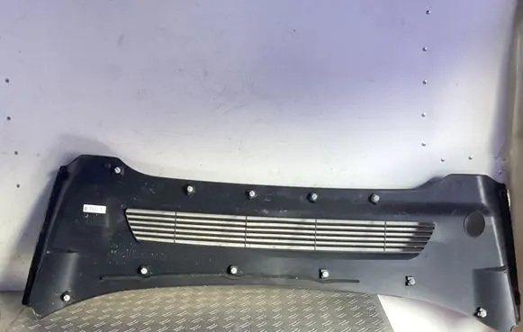 Tesla Model Y Wiper trim 161981298B