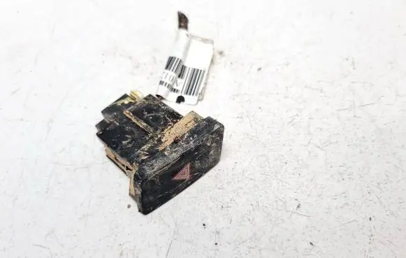 Audi Q3 8U Hazard light switch 8U1941509
