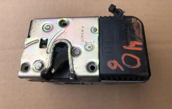 Peugeot 406 Front door lock