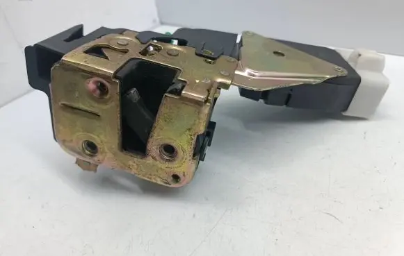 Mitsubishi Space Star Front door lock