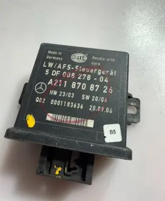 Mercedes-Benz E W211 Light module LCM A2118708726 5DF00827804 0001183636