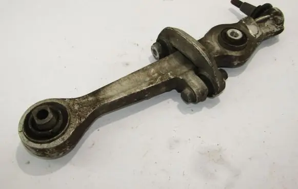 Volkswagen PASSAT B5 Front lower control arm/wishbone