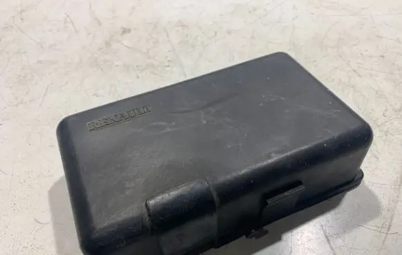 Renault Espace IV Fuse box cover 8200210898 318003126