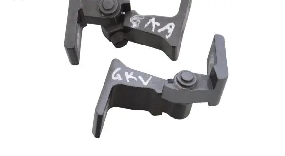 Porsche Cayenne (92A) Rear door lower hinge 8K0831402A