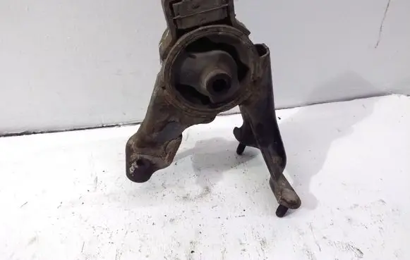 Toyota Corolla E120 E130 Gearbox mount