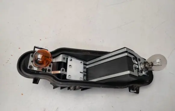 Renault Scenic III - Grand scenic III Tail light bulb cover holder 89089199