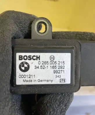 BMW 7 E38 ESP acceleration yaw rate sensor 0265005215