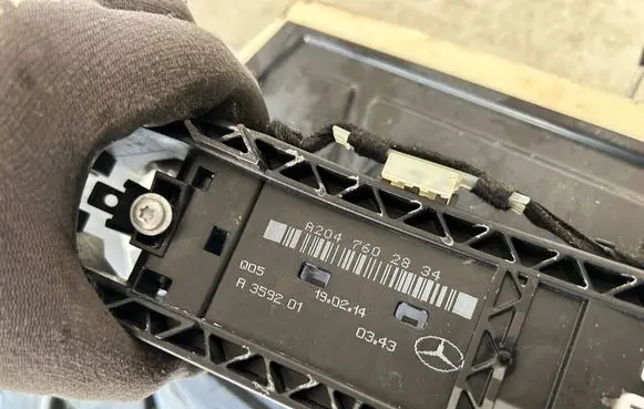 Mercedes-Benz B W246 W242 Rear door window regulator with motor A2467330214