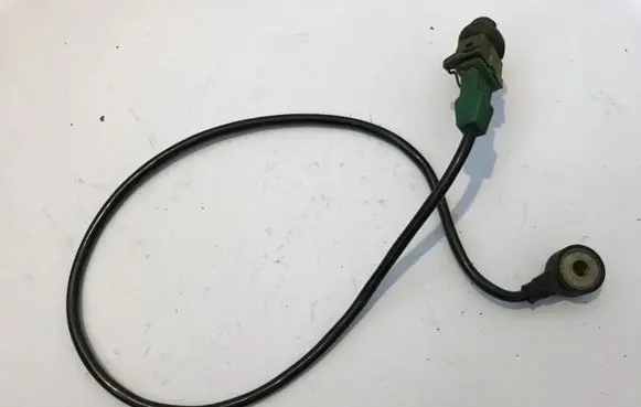 Audi A4 S4 B5 8D Detonation knock sensor 054905377H 5WM1511