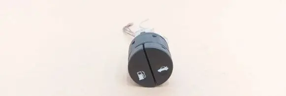 Jaguar XK8 - XKR Fuel tank opening switch 