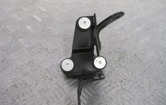 Ford Fiesta Front door coupe exterior handle/bracket 8V512C304EA