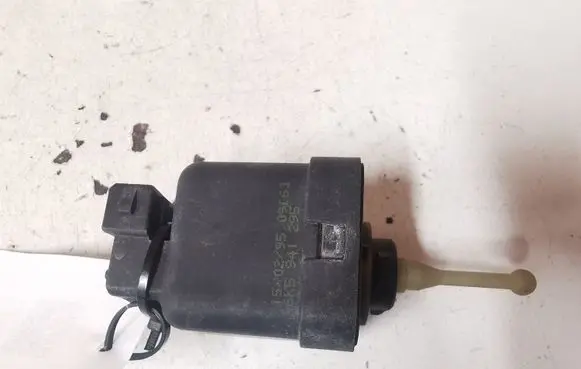 Headlight level adjustment motor
