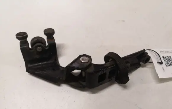Volkswagen Transporter - Caravelle T5 Sliding door upper roller guide/hinge 7H0843336