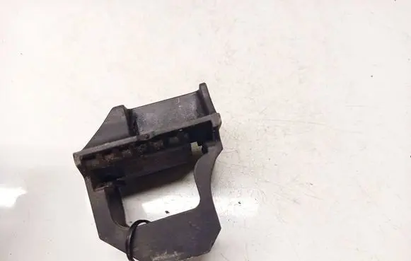 BMW 1 E81 E87 Radiator mount bracket 171175264439