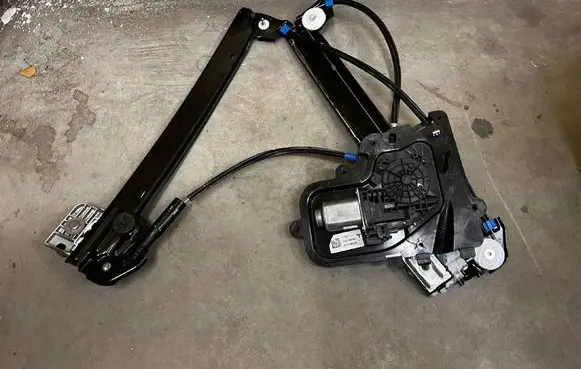 Tesla Model 3 Sliding door window regulator with motor 109662114J