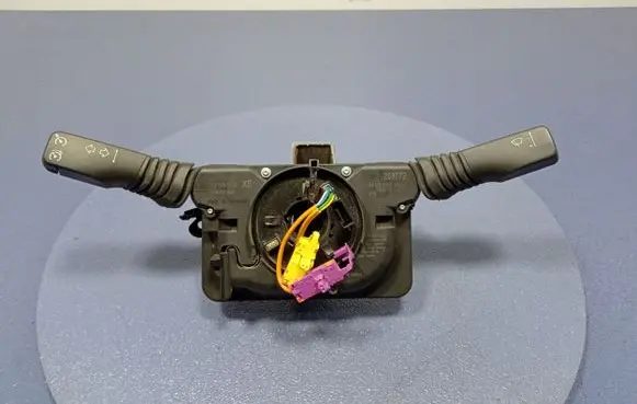 Opel Astra H Other switches/knobs/shifts 13198908XE
