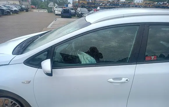 KIA Ceed Front triangle window/glass 
