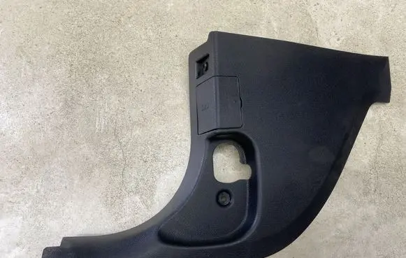 BMW 3 E90 E91 Foot area side trim 7066989 11242010