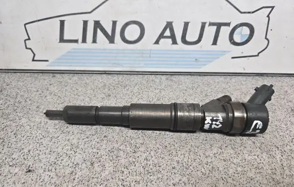 BMW 5 E39 Fuel injector 7785984 0445110047
