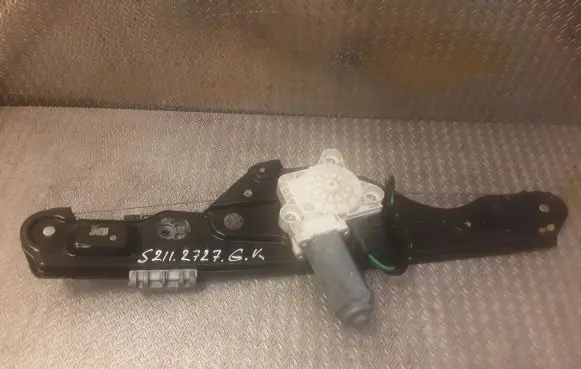 Mercedes-Benz E W211 Rear door window regulator with motor 2117300146 A2117300146