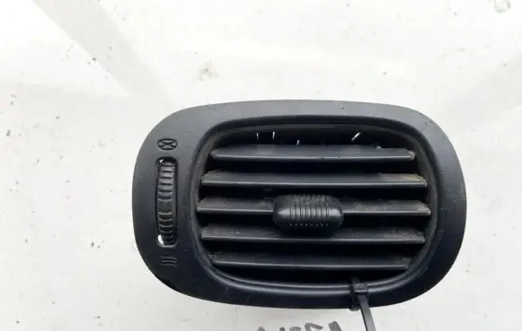 Chrysler Town & Country IV Dash center air vent grill 12050