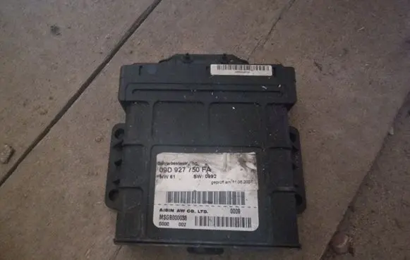 Volkswagen Touareg I Gearbox control unit/module 09D927750FA