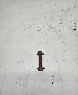 Toyota RAV 4 (XA40) Rear suspension camber bolt