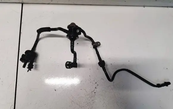 Volkswagen PASSAT CC Valve vacuum 06F133529E