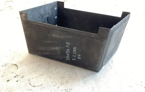 Hyundai Santa Fe Battery tray heat shield 
