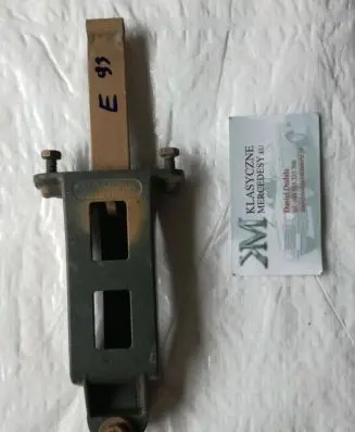 Mercedes-Benz COMPAKT W115 Front door check strap stopper 1087330027