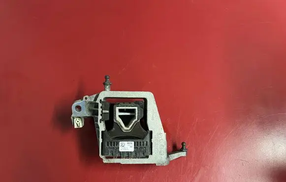 BMW X1 F48 F49 Engine mount bracket 6875630