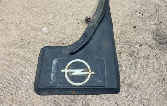 Opel Astra F Front mudguard 
