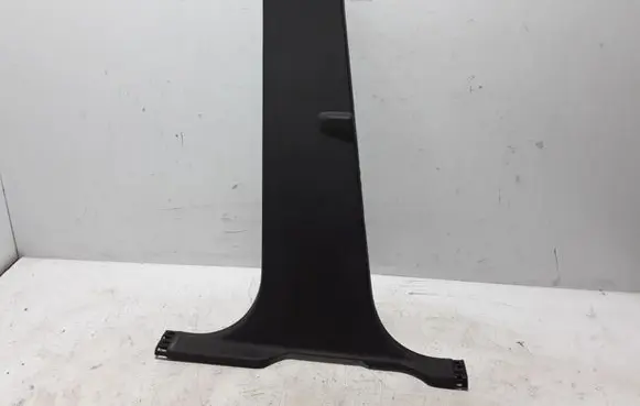 (B) pillar trim (bottom)
