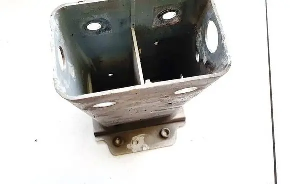 Jaguar XJ X351 Front bumper mounting bracket aw93101037ab
