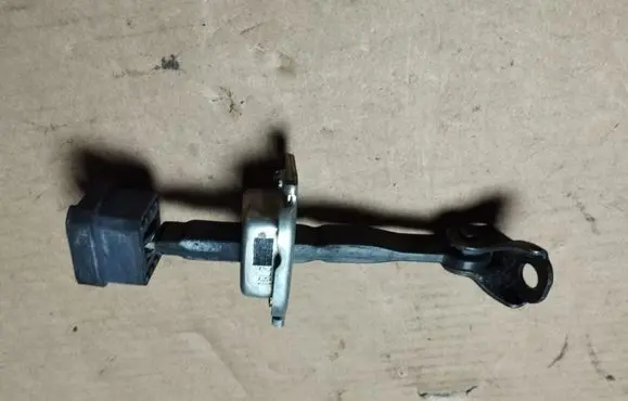 Honda CR-Z Front door check strap stopper 
