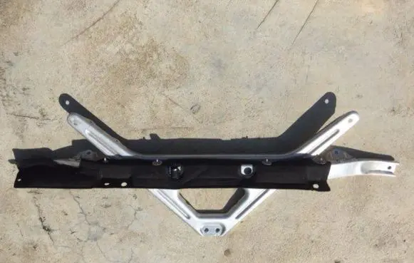 Audi Q7 4M Intercooler air guide/duct channel