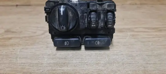 Volvo XC90 Light switch 8685452