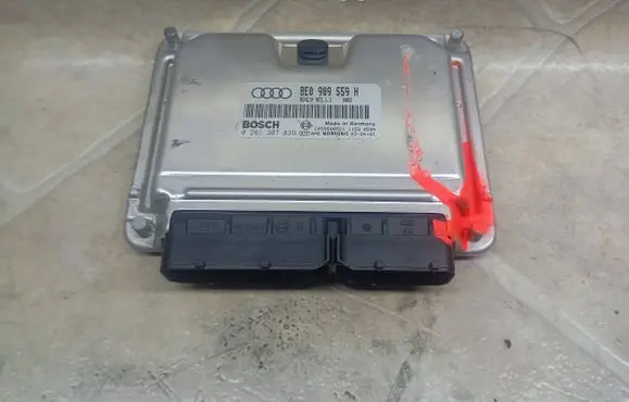 Audi A4 S4 B6 8E 8H Engine control unit/module 8E0909559H 0261207839