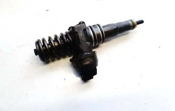 Volkswagen Golf Plus Fuel injector 038130073BN 0414720313