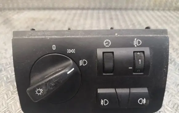 BMW X5 E53 Light switch 8372204