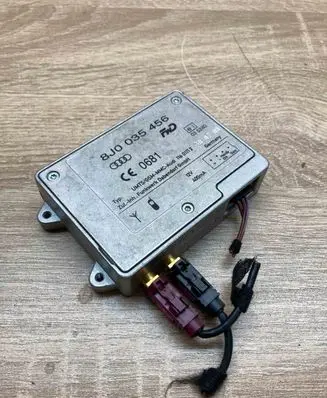 Audi A5 8T 8F Aerial antenna amplifier 8J0035456 11661011 WITHPLUG