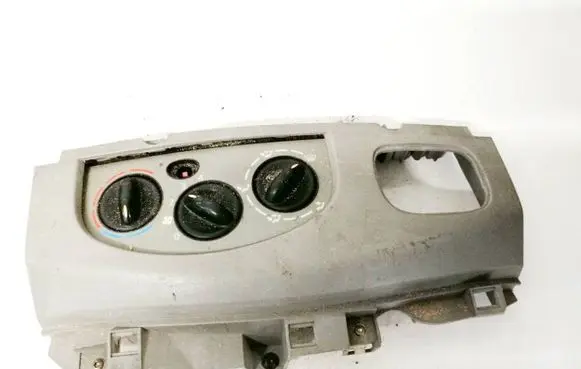 Renault Trafic II (X83) Climate control unit 8200004605