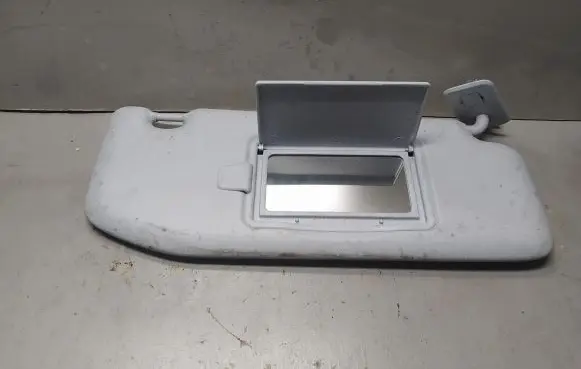 Peugeot 2008 II Sun visor